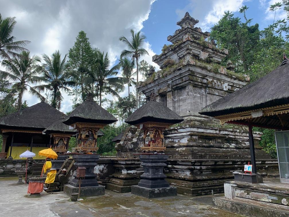 Daya Tarik Wisata Lingkungan Pura Mengening